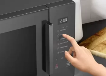 Samsung Microwave MW5000T Picture 5 Glass Touch 696x392 1
