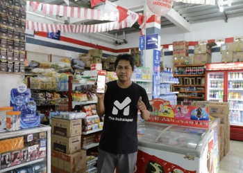 Transformasi Warung dengan Mitra Bukalapak 60 Waryanto sukses meningkatkan penghasilannya hingga 10 kali lipat. "Saya sangat bersyukur.
