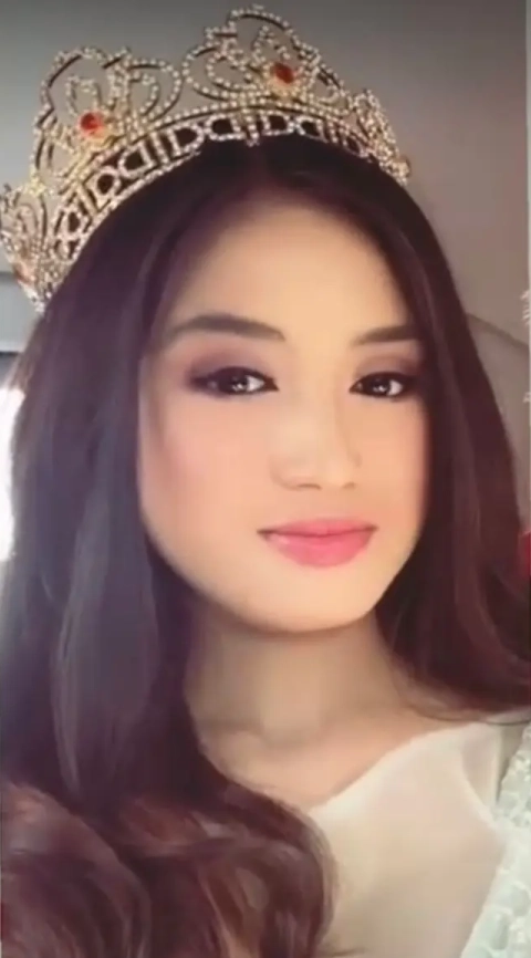 Naycilla Cinta Islamnadine Siswi SMAN 8 Jakarta sukses meraih Prestasi juara favorite dan juara Runner up 3 Puteri Batik Remaja Indonesia 2023 47 Naycila