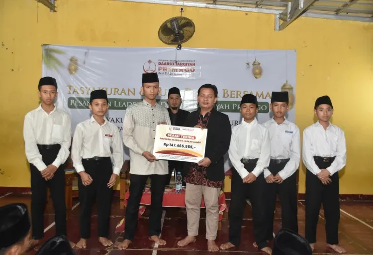 orang tua asuh adalah, orang tua asuh anak yatim, orang tua asuh yatim mandiri, gerakan nasional orang tua asuh, program orang tua asuh yatim, cara menjadi orang tua asuh anak yatim,
