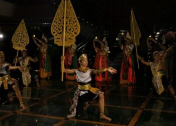 Wyndham Casablanca Jakarta Hotel saat rayakan Earth Hour 2025 dengan Pertunjukan Save the Earth – Preserve the Culture. (Dok. Istimewa)