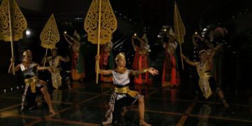 Wyndham Casablanca Jakarta Hotel saat rayakan Earth Hour 2025 dengan Pertunjukan Save the Earth – Preserve the Culture. (Dok. Istimewa)