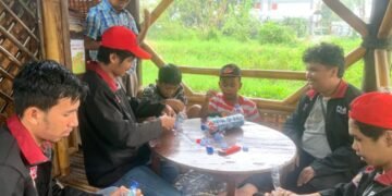Foto bersama anak-anak Desa Tegalgondo