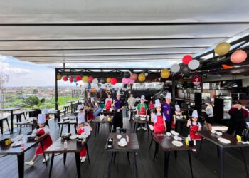 Kids Cooking Class di The Infinity Sky Bar Platinum Hotel