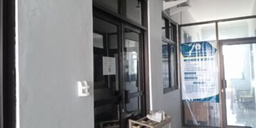 Pintu masuk laboratorium bahasa