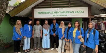 Foto Bersama Dengan Pengurus Rumah Yatim Duafa