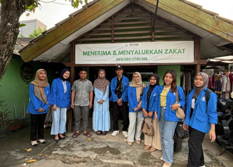 Foto Bersama Dengan Pengurus Rumah Yatim Duafa