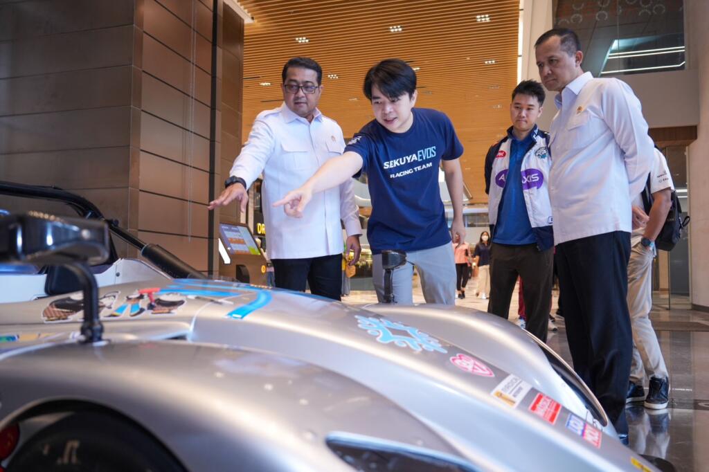 Kementerian Ekraf Pamerkan Mobil Balap Kreatif di Thamrin Nine Kolaborasi IP Lokal dan Dunia Otomotif 5 mobil balap