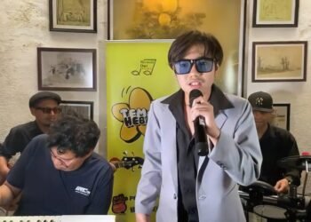 Cerita Hebat Kenneth Trevi Launching Album Lagu Tak Runtuh 49 Kenneth Trevi saat Intimate Concert dan Launching album lagu Tak Runtuh. (Dok. Istimewa)
