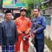 Salah satu petugas damkar dan waga