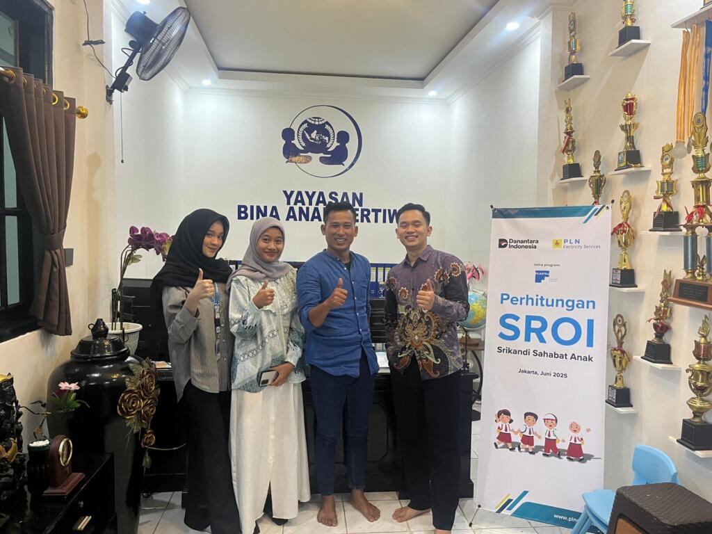(foto bersama stakeholders)
