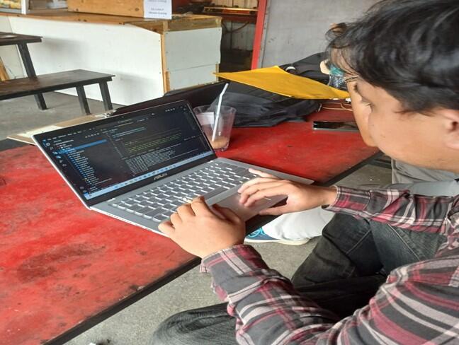 Kegiatan Kerja Praktek di MTS Darur Roja Implementasi Sistem Informasi Profil Sekolah Berbasis Laravel di Lingkungan Sekolah 3 Memulai Tahapan
