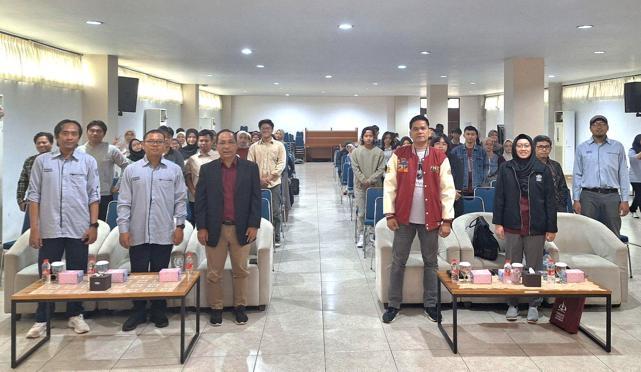 Foto Bersama Trisakti Multimedia dan Politeknik Harapan Bersama