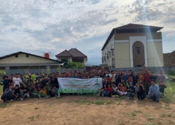 Mahasiswa Ilmu Komunikasi Untidar dan PT Sinar Putra Aryaguna Gelar CSR Penanaman Pohon untuk Kurangi Emisi Karbon 47 WhatsApp Image 2025 06 19 at 19.31.52