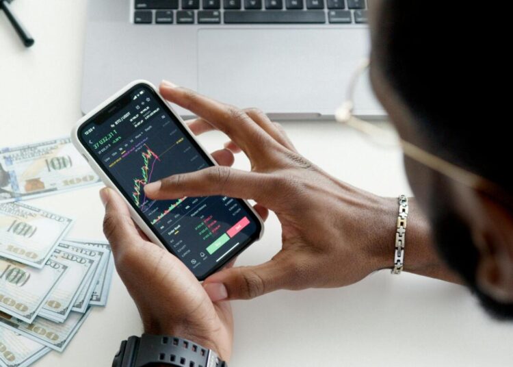 https://www.pexels.com/id-id/pencarian/investasi%20saham/