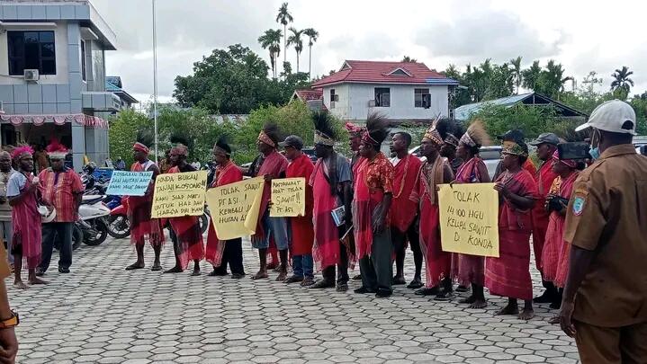 Foto Masyarakat Afsya Melalukan Aksi Penolakan Sawit