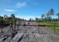 Warga Klawoton Keluhkan Jalan Rusak Parah