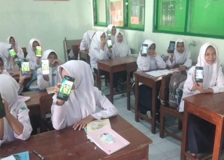Siswa Kelas VIIIE MTsN 6 Bantul Berikan Dukungan kepada Teman yang Lomba 46 Gambar WhatsApp 2025 07 22 pukul 14.51.32 340cb342