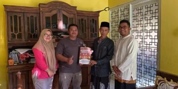 Silaturahim antara Panitia HUT Kemerdekaan RI Ke-80 Blengkunan dengan Pak Kastholani selaku Kepala Desa Balekerto