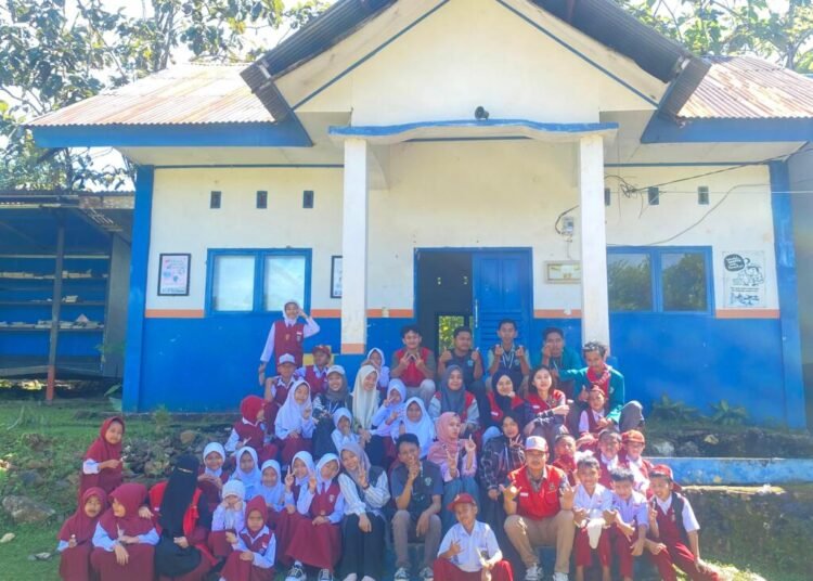 Kolaborasi KKN UMMA dan Unhas: Tumbuhkan Semangat Literasi dan Bahasa Inggris Sejak Dini di SD Inpres Bassikalling 46 IMG 20250729 WA0005 1
