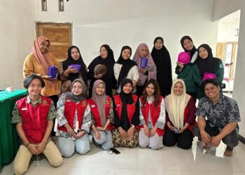"Dari Kedai ke Panggung Digital: KKNT Universitas Hasanuddin Bantu UMKM Kelurahan Laikang Bangun Identitas Bisnis Kekinian!"