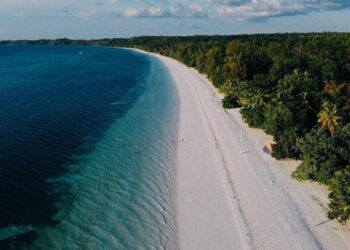 Pantai Ngurbloat