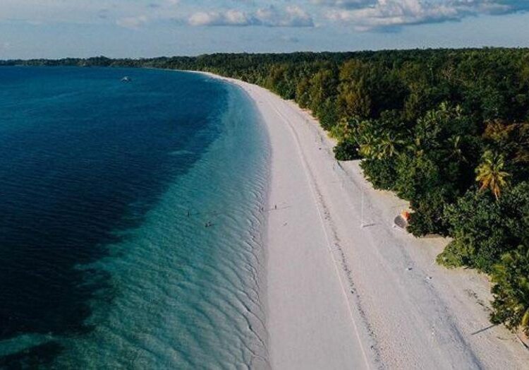 Pantai Ngurbloat