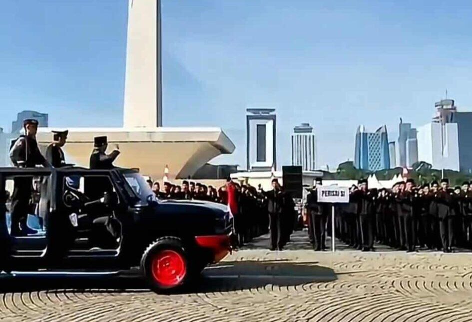 Presiden Prabowo Apresiasi Batalyon Perisai Syarikat Islam di Momen HUT Bhayangkara ke-79 2 Presiden Prabowo apresiasi Batalyon Perisai Syarikat Islam di momen HUT Bhayangkara ke-79. (Dok. Istimewa)