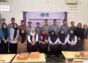 Foto-Bersama-Guru-MA-Annida-Al-Islamy-Bekasi