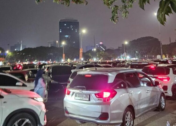 situasi terkini antrean parkir di jiexpo saat jakarta fair jumat 2762025 1751033375212 169