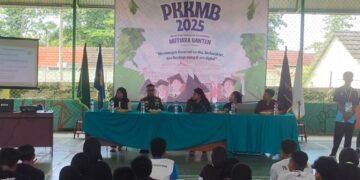 Komandan Kodim (Dandim) 0601/Pandeglang, Letkol Inf Afri Swandi Ritonga, S.I.P., memberikan pembekalan materi Bela Negara dan Kepemimpinan kepada mahasiswa baru dalam kegiatan PKKMB STKIP Mutiara Banten.