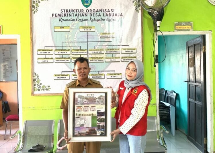 Mahasiswa KKN Unhas Serahkan Desain Kawasan Wisata Lopi-Lopi di Desa Labuaja 46 Papan Informasi