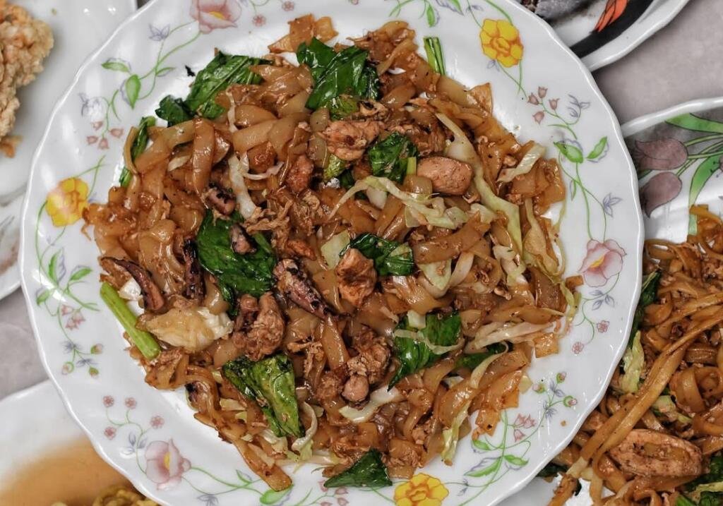 Kwetiau goreng anglo wei