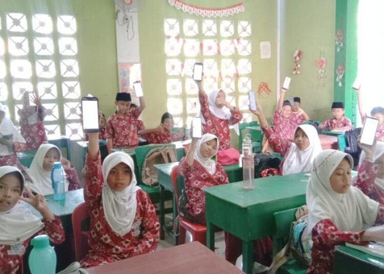 MIN 9 Langkat Gelar Pembelajaran Bahasa Arab Berbasis Android Melalui Platform Alef Education 46 20250809 092218