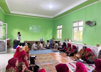 1.1 Sosialisasi Digital Marketing terhadap UMKM di Karangboyo oleh Tim KKN UNS 17