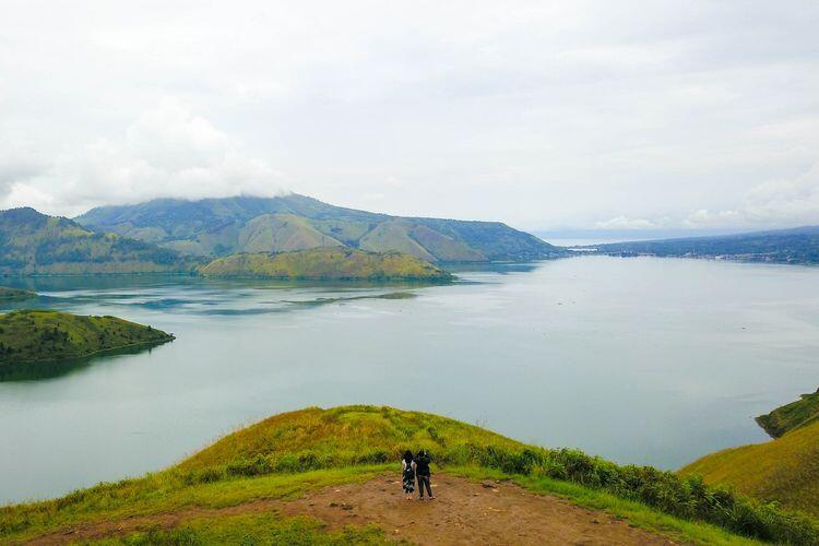 10 Tempat Wisata Liburan di Sumatera Utara yang Paling Terkenal 5 Bukit Holbung