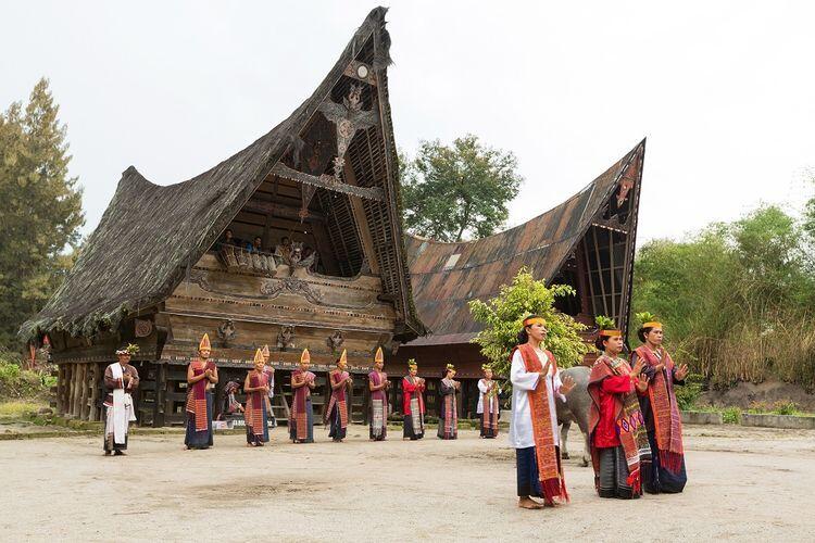 10 Tempat Wisata Liburan di Sumatera Utara yang Paling Terkenal 3 Pulau Samosir