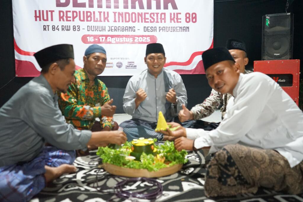 Semarak HUT RI ke-80, KKN 038 Padurenan UIN Sunan Kudus Adakan Malam Tirakatan Bersama Warga dengan Mengusung Moderasi Beragama 2 DSC02687