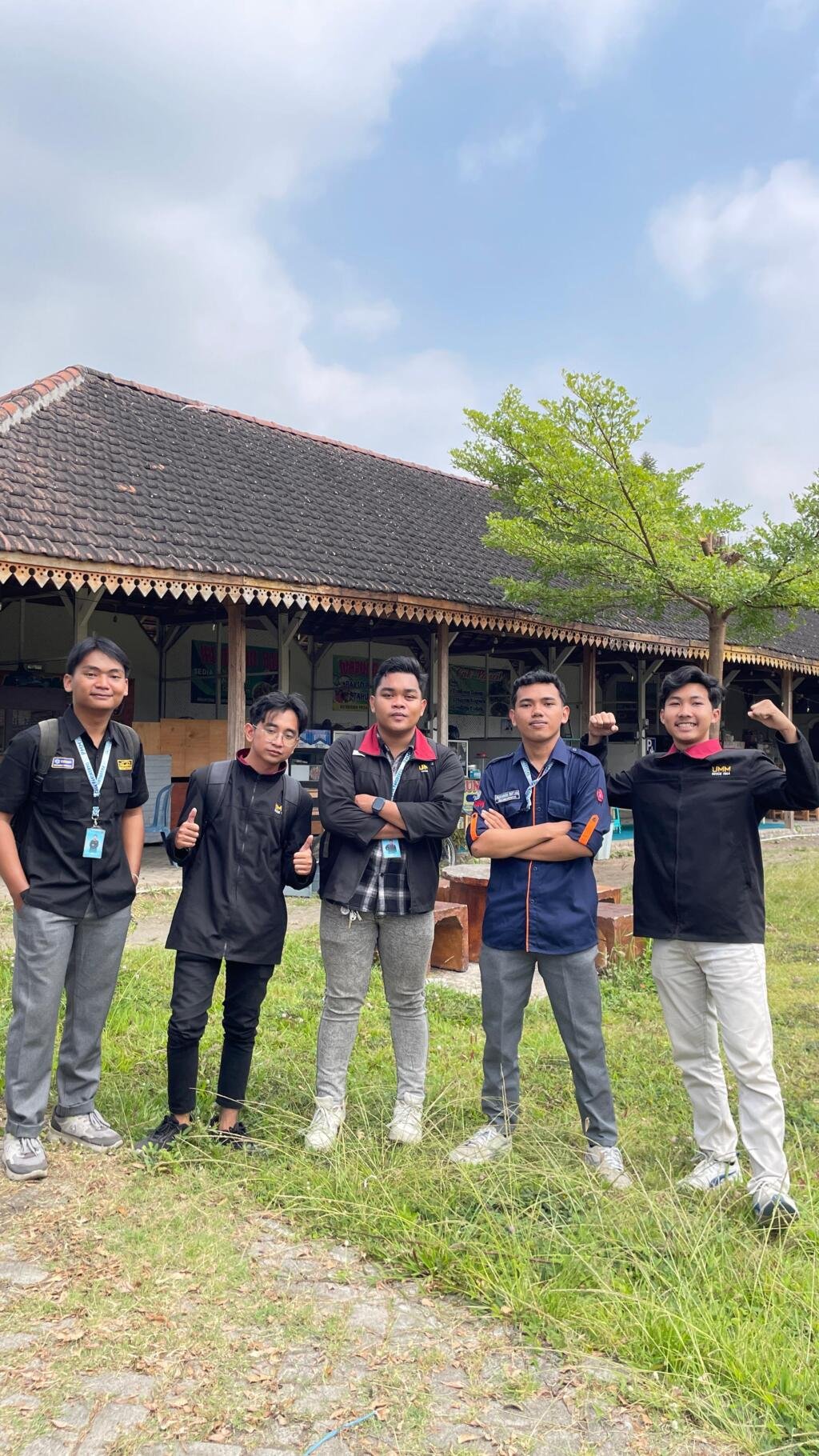 Pembuatan Video Profil BUMDES Desa Pakukerto, Upaya Kenalkan Potensi dan Perkuat Citra Desa 48 FOTO BERSAMA DI PASAR DESA