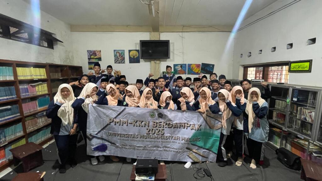 FOTO BERSAMA KELAS 9 B