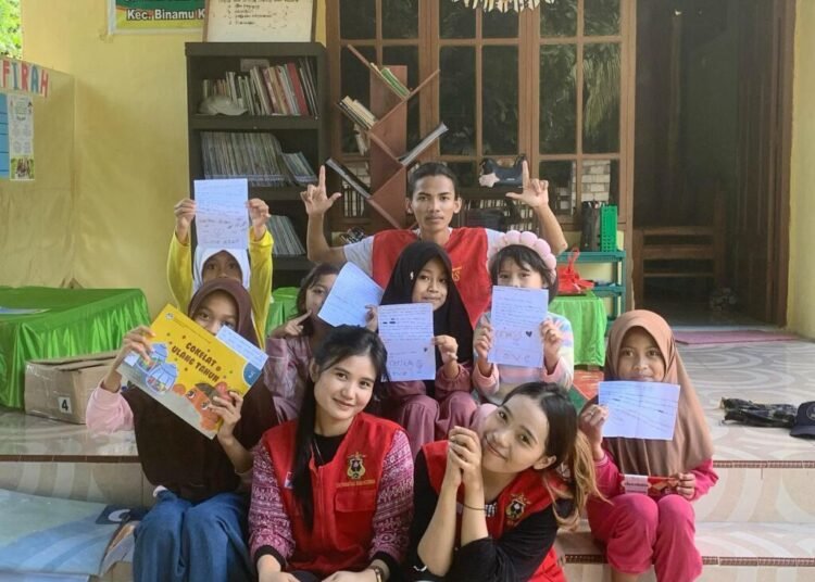 Menulis Cerita Berbasis Isi buku Bacaan di TBM Maghfirah Jadi Wadah Tingkatkan Minat Baca Tulis Anak di Jeneponto. 46 IMG 20250801 WA0016