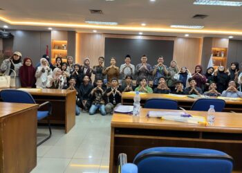 Mahasiswa dan dosen fakultas Islam Nusantara Unusia dalam kunjungan ke arsip nasional Republik Indonesia