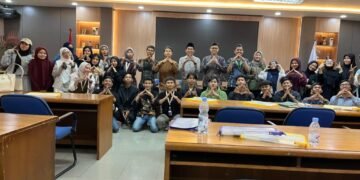 Mahasiswa dan dosen fakultas Islam Nusantara Unusia dalam kunjungan ke arsip nasional Republik Indonesia