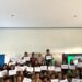 Berikut artikel yang bisa digunakan. --- Program Kerja KKN UIN Alauddin Makassar Angkatan 77: Bimbingan Remaja Usia Sekolah di SMAN 9 Takalar Pada hari Jumat, 8 Agustus 2025, mahasiswa Kuliah Kerja Nyata (KKN) UIN Alauddin Makassar angkatan 77 melaksanakan salah satu program kerja unggulan, yaitu Bimbingan Remaja Usia Sekolah (BRUS). Kegiatan ini berlangsung di SMAN 9 Takalar dan diikuti antusias oleh para siswa, guru, serta masyarakat setempat. Program ini bertujuan memberikan edukasi dan pembinaan kepada para remaja agar memiliki pengetahuan, keterampilan, dan kesadaran dalam menghadapi tantangan masa remaja, terutama terkait pernikahan dini dan kenakalan remaja yang menjadi isu penting di lingkungan pendidikan. Acara dibuka dengan sambutan hangat dari pihak sekolah dan tim KKN. Selanjutnya, sesi materi pertama dibawakan oleh Bapak Murdani Sanja, S.Ag, Kepala KUA Polongbangkeng Utara, yang mengangkat topik “Bahaya dan Dampak Pernikahan Dini”. Dalam paparannya, beliau menjelaskan faktor penyebab, risiko kesehatan, dampak psikologis, hingga konsekuensi hukum yang timbul akibat pernikahan di usia muda. Beliau juga menekankan pentingnya pendidikan dan kesiapan mental sebelum membina rumah tangga. Sesi kedua diisi oleh Ibu Hasniah, S.Pd.I., S.H, Penyuluh KUA Polongbangkeng Utara, dengan materi “Kenakalan Remaja dan Pencegahannya”. Ibu Hasniah membahas berbagai bentuk perilaku menyimpang yang sering terjadi di kalangan pelajar, seperti tawuran, penyalahgunaan media sosial, dan pelanggaran disiplin. Beliau memberikan tips praktis bagi remaja untuk menghindari pengaruh negatif lingkungan, membangun pergaulan sehat, serta menanamkan nilai-nilai agama dan moral. Kegiatan BRUS ini menjadi momen penting bagi siswa SMAN 9 Takalar untuk berdiskusi langsung dengan para narasumber berpengalaman, sekaligus memperluas wawasan mereka tentang kehidupan remaja yang sehat dan produktif. Mahasiswa KKN UIN Alauddin Makassar angkatan 77 berharap program ini dapat memberikan dampak positif dan menjadi bekal berharga bagi para pelajar dalam meraih masa depan yang lebih cerah. Selain itu, sinergi antara KKN, pihak sekolah, dan KUA diharapkan dapat terus terjalin untuk menciptakan generasi muda yang berkarakter, berilmu, dan berakhlak mulia. ---