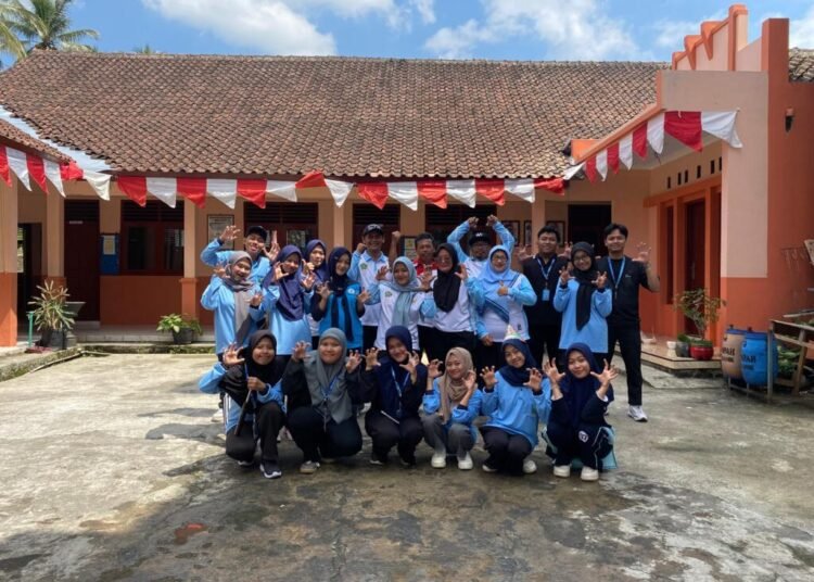 Mahasiswa KKN UIN Walisongo Semarang Berperan Aktif Sukseskan Lomba HUT RI ke-80 di MI Mlilir 46 IMG 20250816 WA0121
