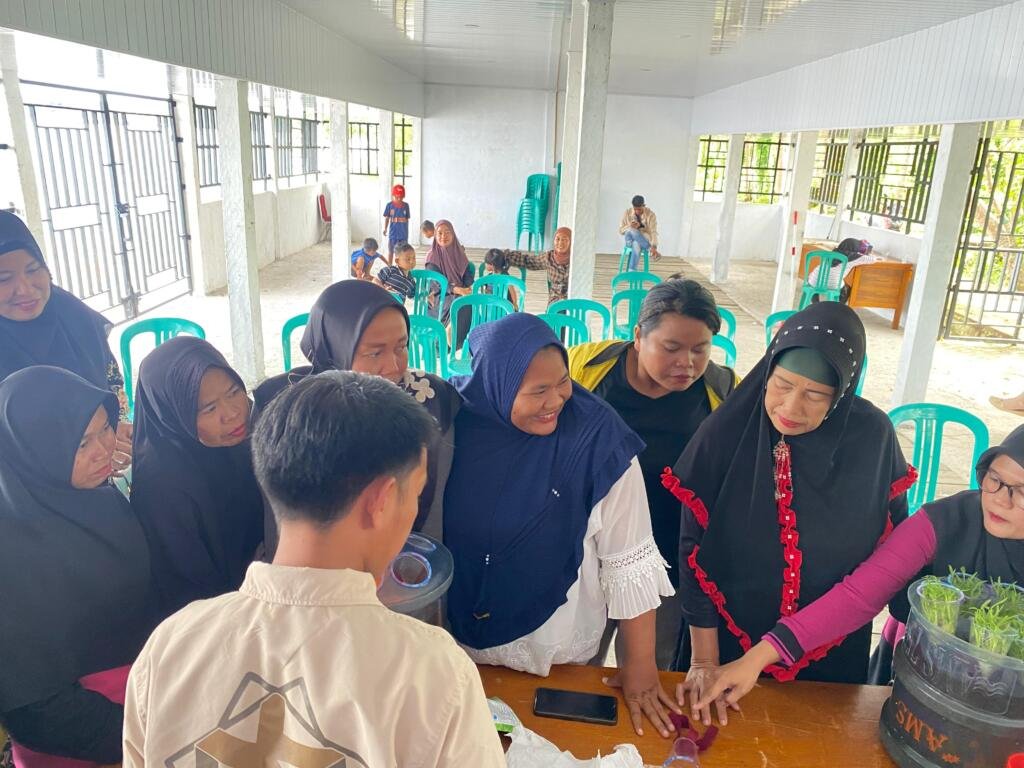 Mahasiswa KKN MAS 2025 Kelompok 034 Gelar Pelatihan Aquaponik di Desa Suak Merambai 47 IMG 20250831 WA0012