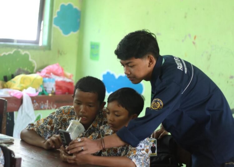 Peduli Generasi Muda, Mahasiswa FH UMM Sosialisasikan Dampak Bullying dan Pernikahan Dini 46 IMG 2388 min