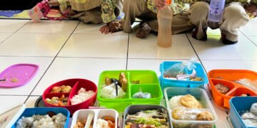 Potret bersama adik-adik TK ABA 37 dalam program Isi Piringku