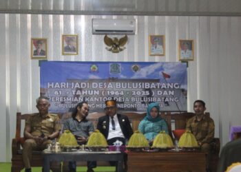 Aparat Desa Bersama dengan Bupati Jeneponto, H., Paris Yasir S.E.,M.M.