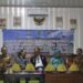 Aparat Desa Bersama dengan Bupati Jeneponto, H., Paris Yasir S.E.,M.M.